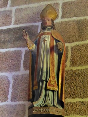 돌의 성 삼손_photo by Chris06_in the Chapel of Our Lady of Clarity in Perros-Guirec_France.jpg